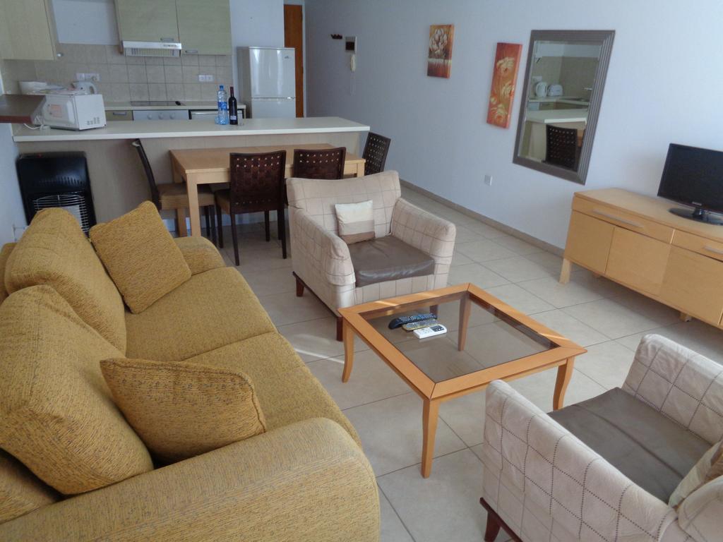 Ferienwohnung Blue Oasis Gardens Limassol Exterior foto