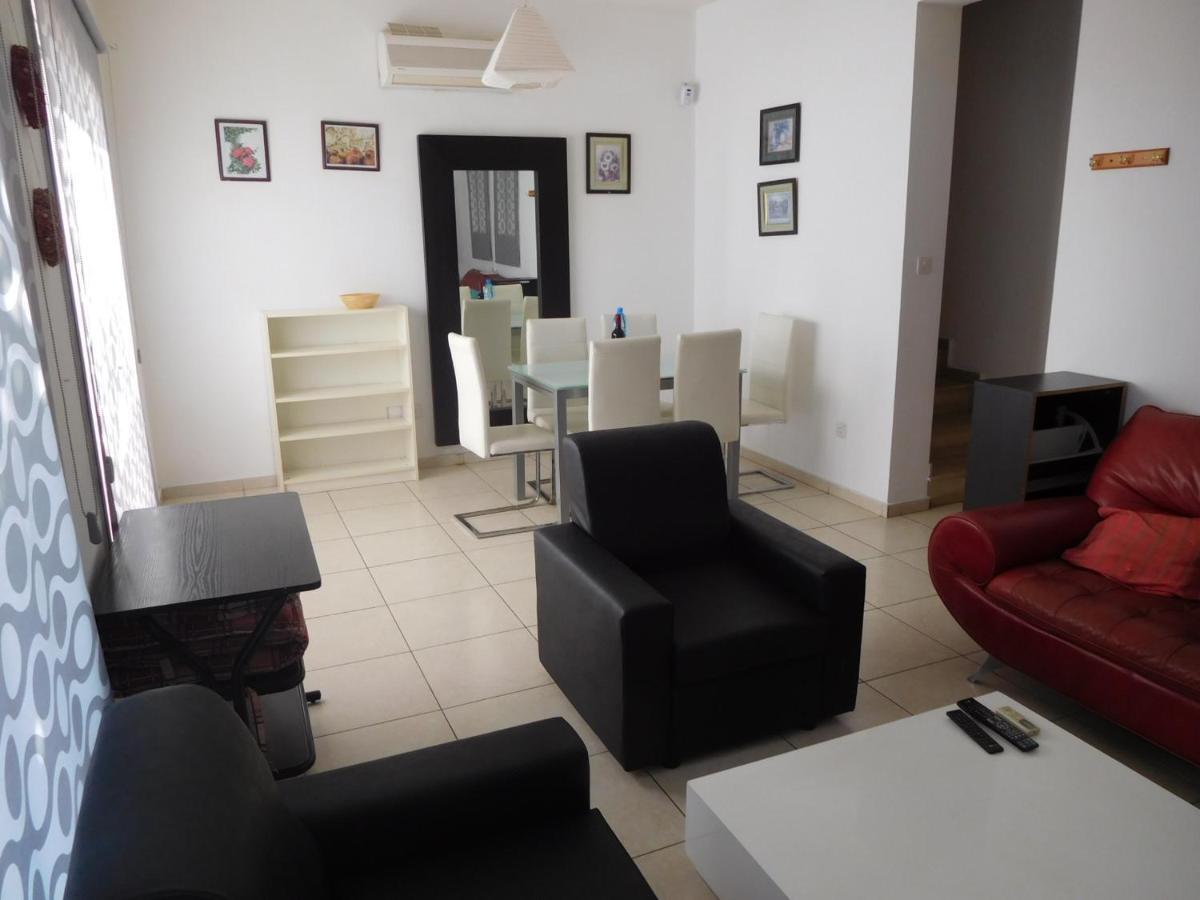 Ferienwohnung Blue Oasis Gardens Limassol Exterior foto